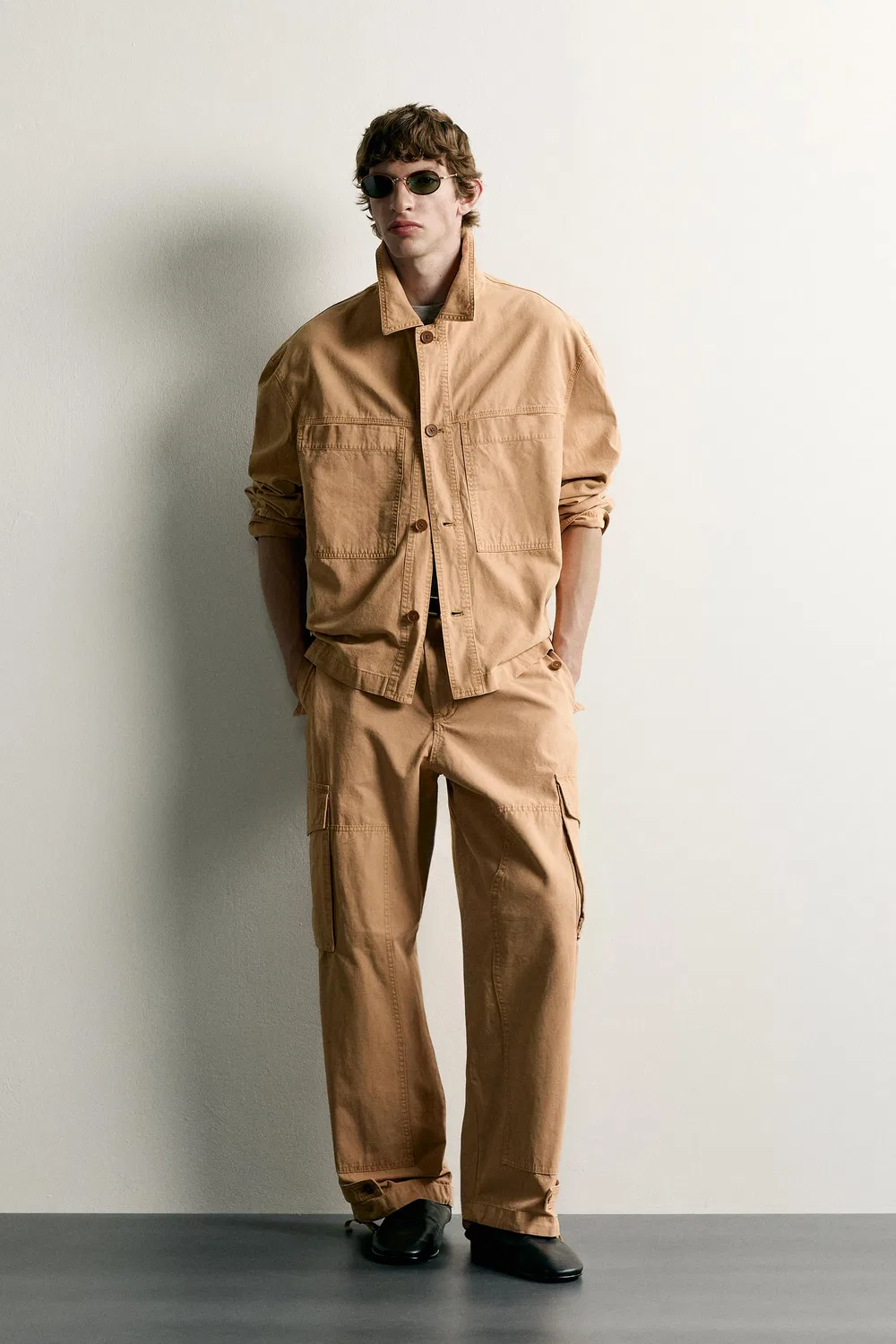 Выстиранные брюки-карго свободного кроя ZARA, camel