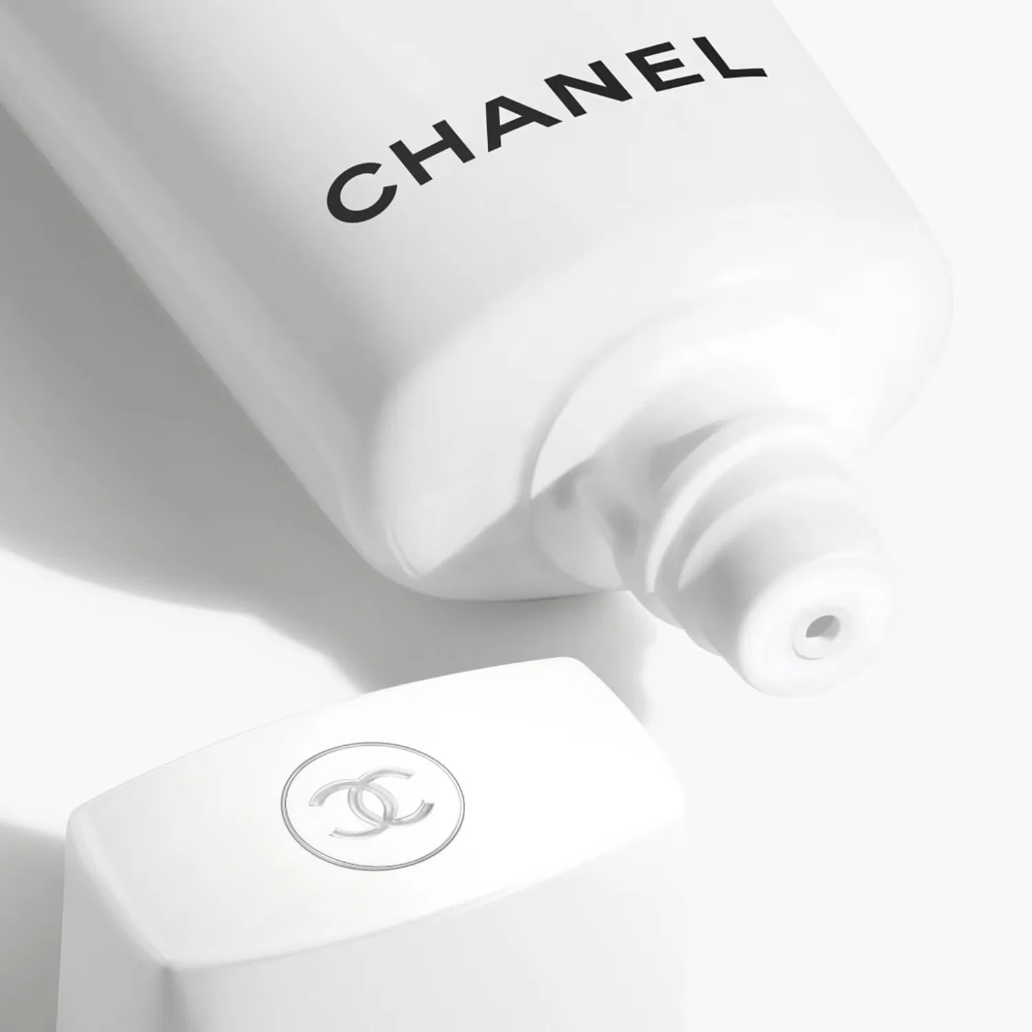 Солнцезащитный крем для лица SPF 50, 30 мл, CHANEL — фото 2