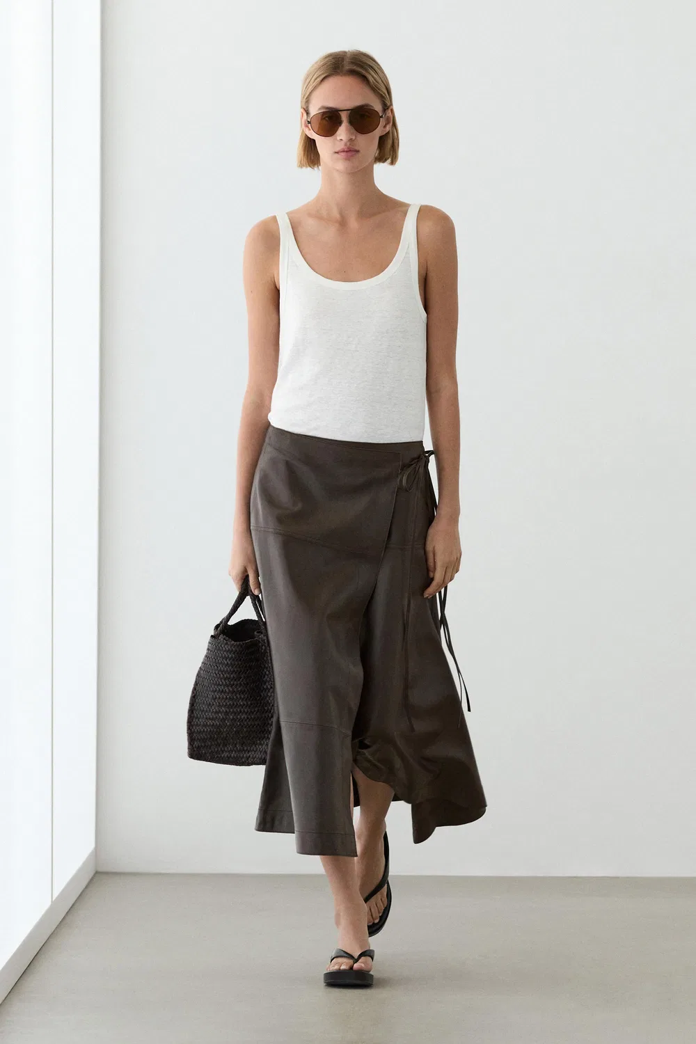 Юбка Massimo Dutti, миди, из кожи Наппа с завязками, коричневый