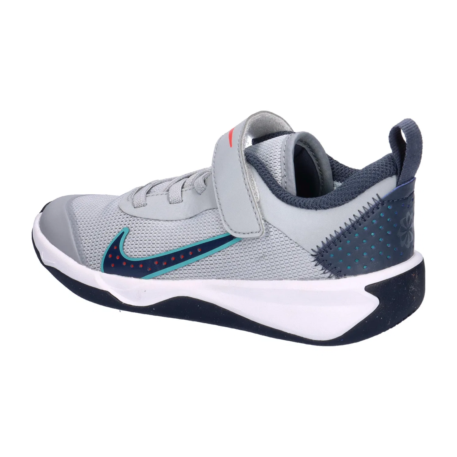Детские кроссовки с мультиспортивным дизайном Omni Multi-Court Nike, Grau — фото 3