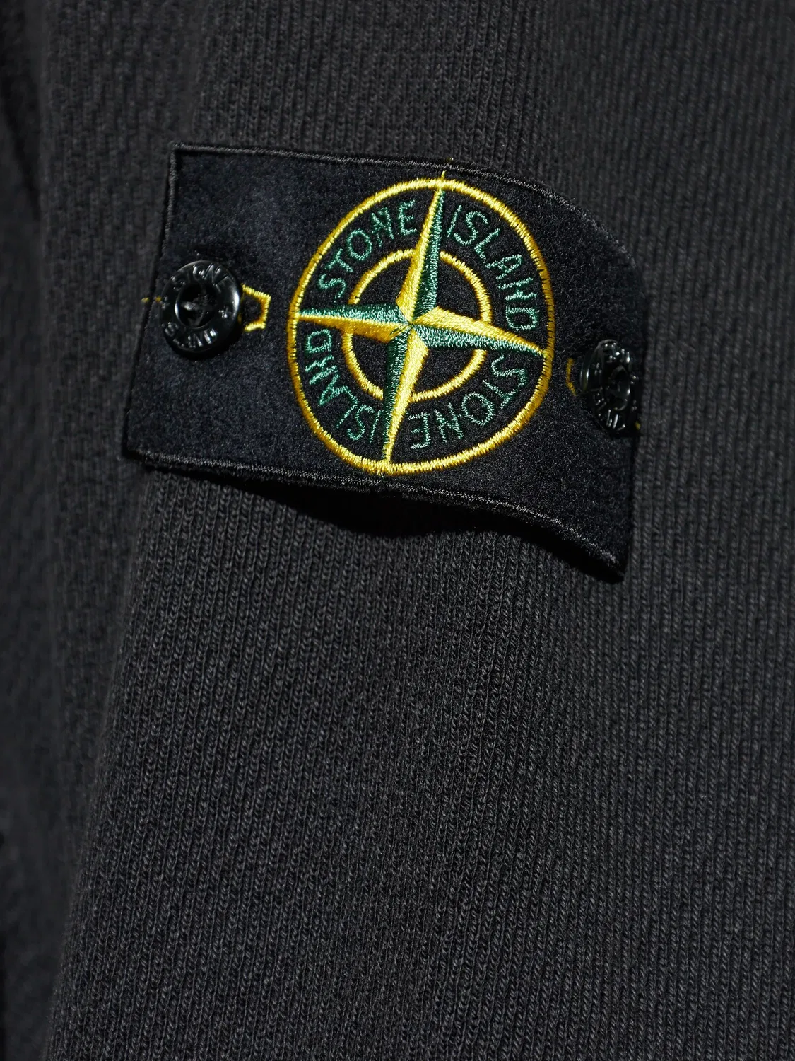 Свитшот с логотипом и молнией на груди Stone Island, черный — фото 2