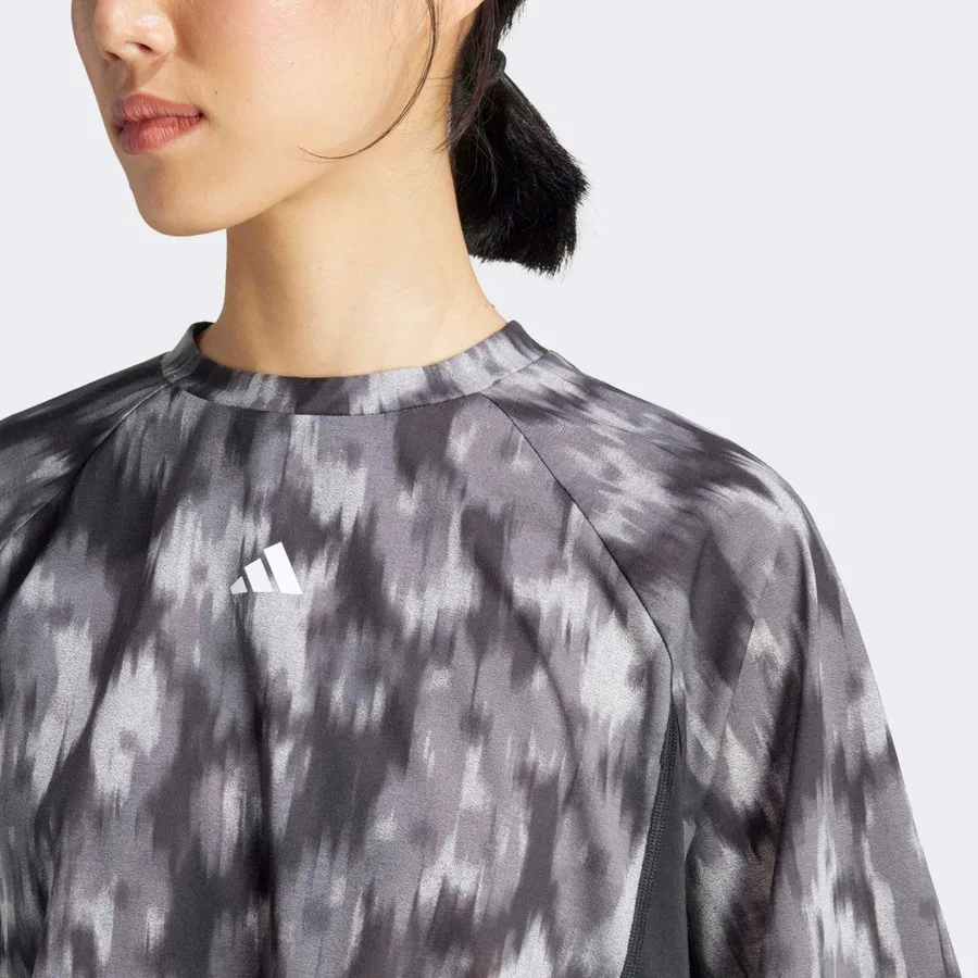 Женская футболка с принтом Allover Print Flower adidas, Серый — фото 4
