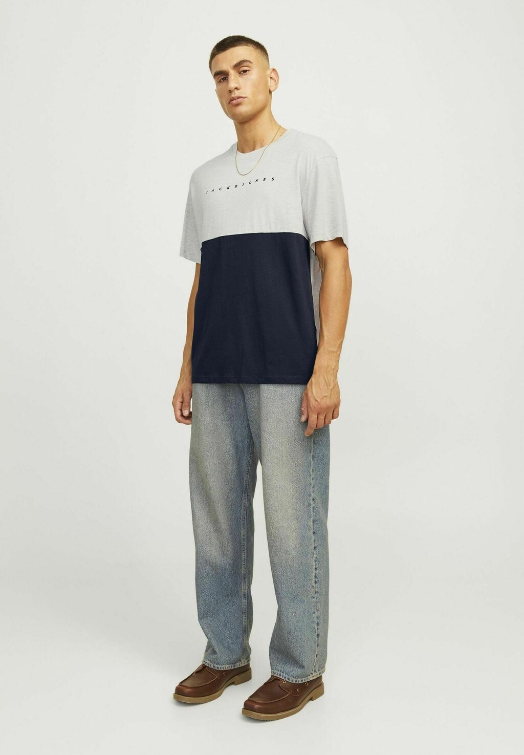 

Футболка с принтом LOGO RUNDHALS Jack & Jones, серый