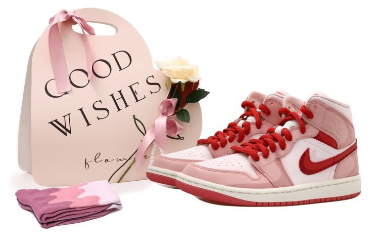 Кроссовки Air Jordan 1 Vintage Basketball Shoes Women's High-Top Pink/Red