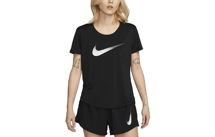 

Женская футболка Nike, цвет Black