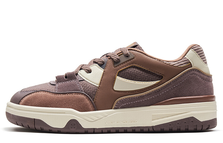 

Кроссовки для скейтборда мужские с низким верхом цвета агарового дерева, коричневого/орехово-коричневого/чайно-белого цветов Xtep, Коричневый, Кроссовки для скейтборда мужские с низким верхом цвета агарового дерева, коричневого/орехово-коричневого/чайно-б