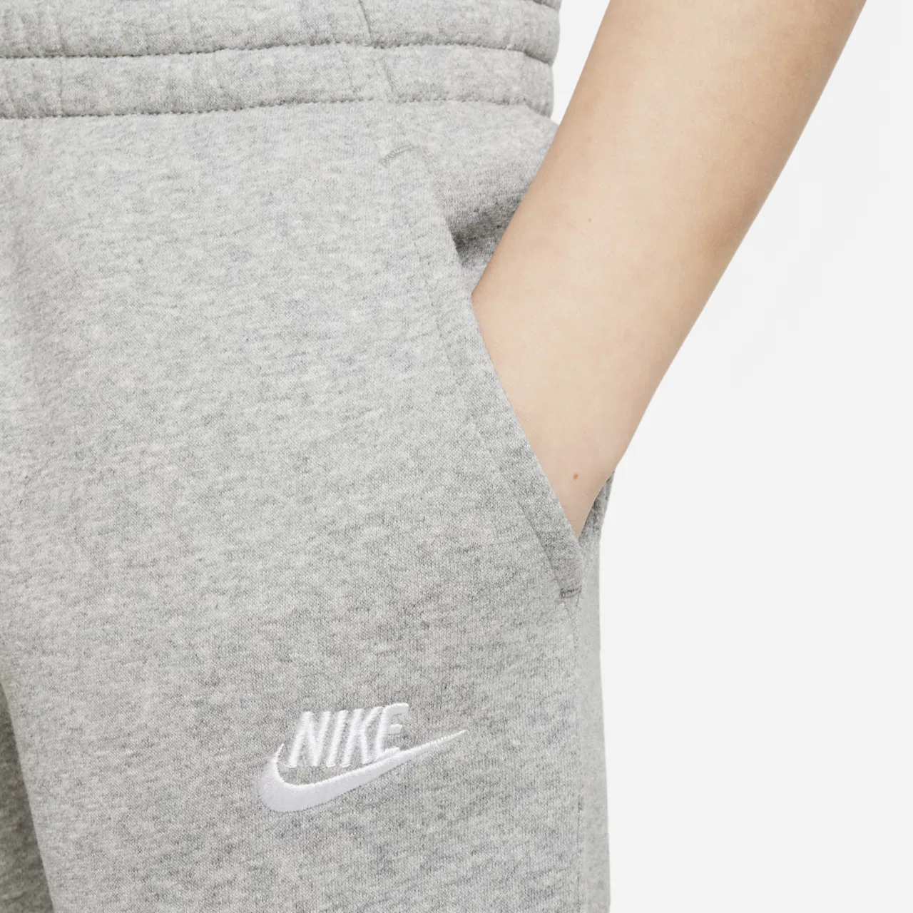 Брюки для мальчиков Club LBR Fleece Nike, цвет White/Dark Grey Heather — фото 4