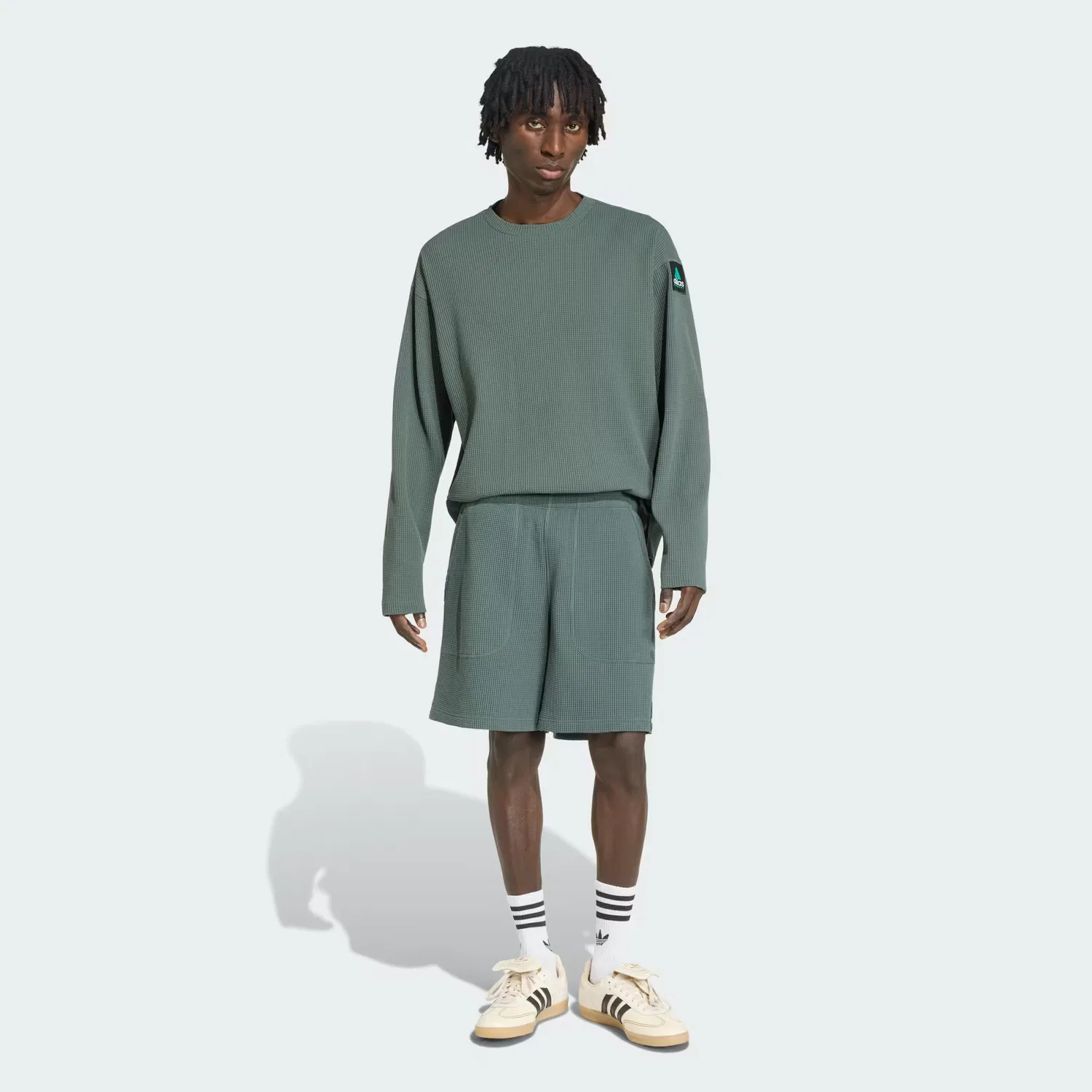 Мужская футболка с длинным рукавом оверсайз из вафельного трикотажа Equipment Waffle Adidas Originals, Legend Ivy — фото 3
