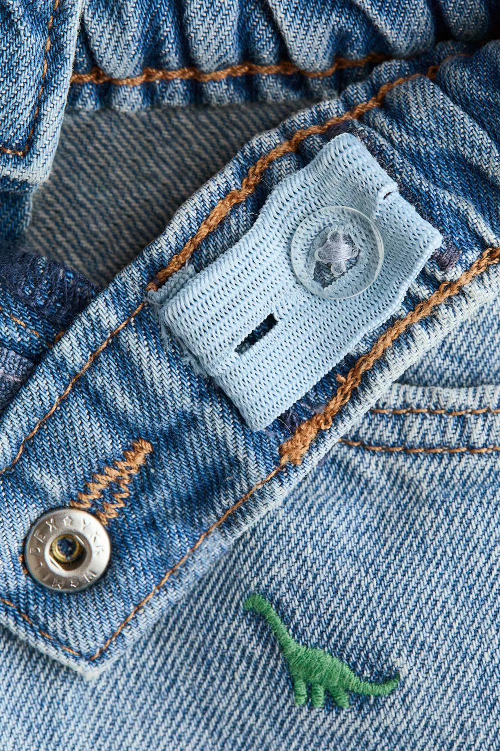 Джинсовые шорты с вышивкой H&M, Helles Denimblau/Dinosaurier — фото 2