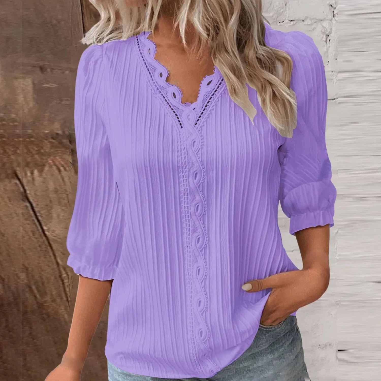 Женская футболка с v-образным вырезом и кружевным воротником, модель Elegant Irregular Collar, Lilac — фото 2