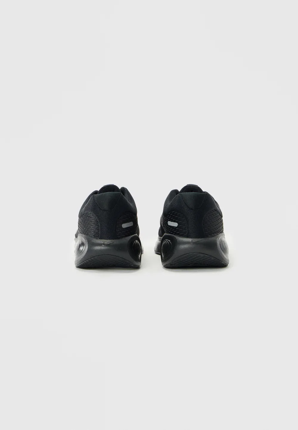 Кроссовки Stellar Ride унисекс для бега по улицам Nike Performance, Black/Black Anthracite — фото 3