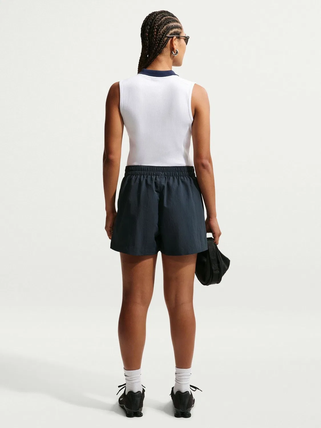 Топ Nike Sportswear, облегающий, белый — фото 2