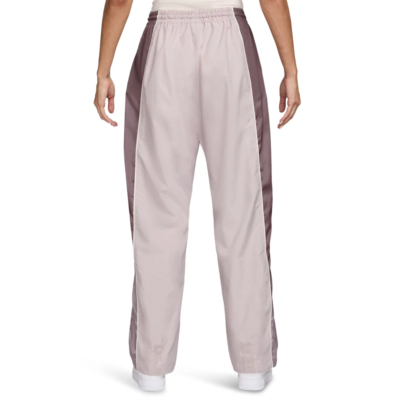Женские брюки Track Pant Mod Nike, цвет Tattoo/Platinum Violet — фото 2