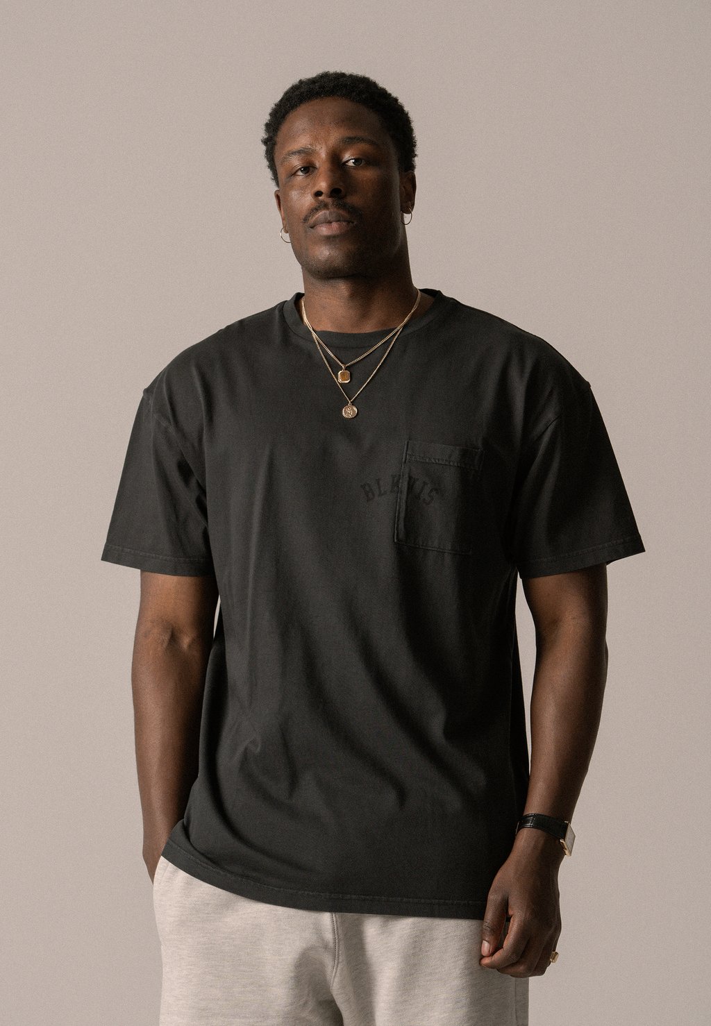 

Базовая футболка LOGO POCKET TEE UNISEX BLKVIS, черный