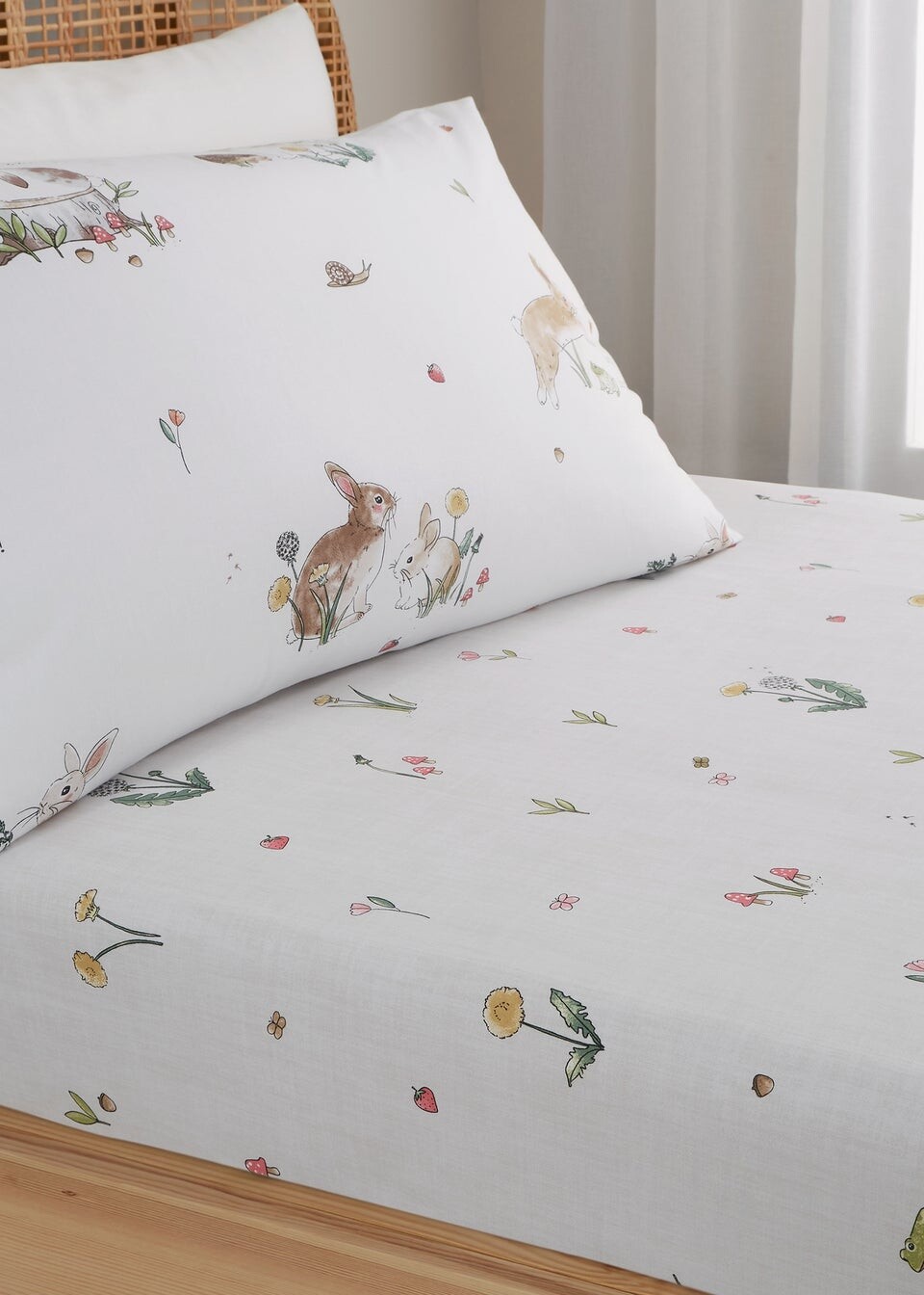 

Bianca Fine Linens Простыня Bunny Rabbit Friends из хлопка на подгонке, бежевый