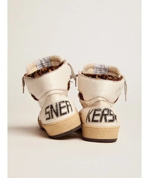 Кроссовки GOLDEN GOOSE Sky-Star из белой кожи с фирменной надписью на щиколотке и вставками из пони с леопардовым принтом. — фото 3
