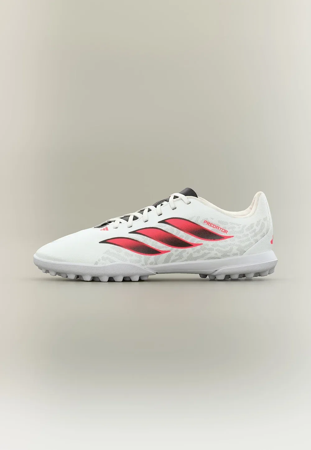 Детские футбольные бутсы Predator Club Turf унисекс - для искусственных газонов Adidas Performance, Footwear White/Solar Turbo/Core Black