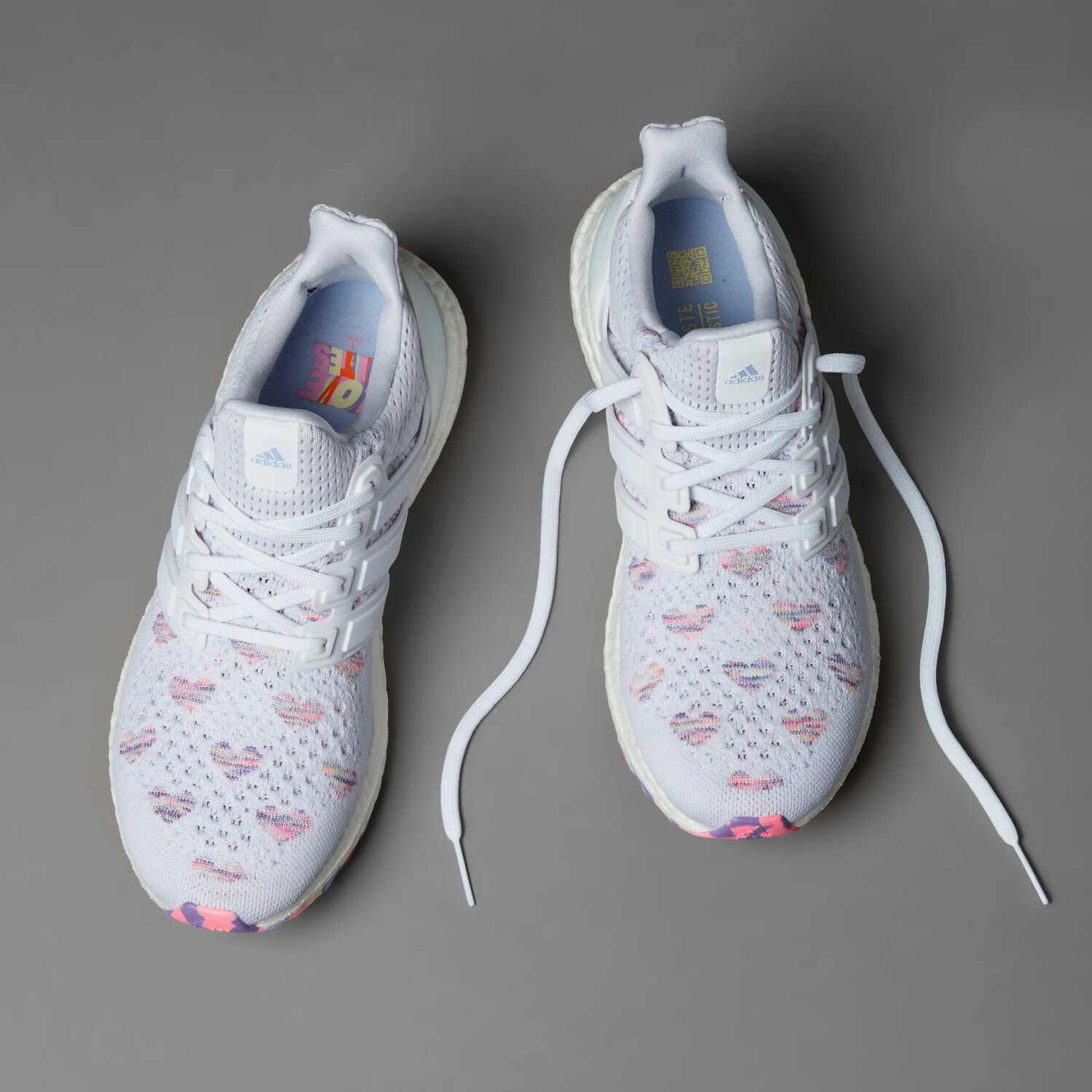 Кроссовки Adidas Valentine's Day Ultraboost 1.0, белый/мультиколор — фото 2