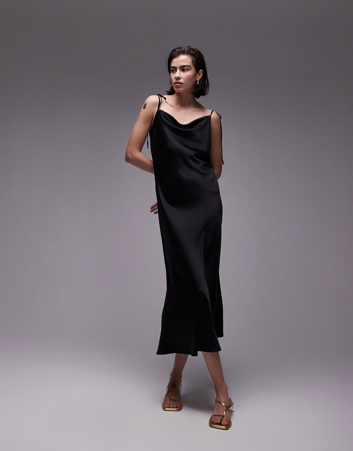 

Платье Topshop Shoulder-bound Midi With Draped Neckline, черный
