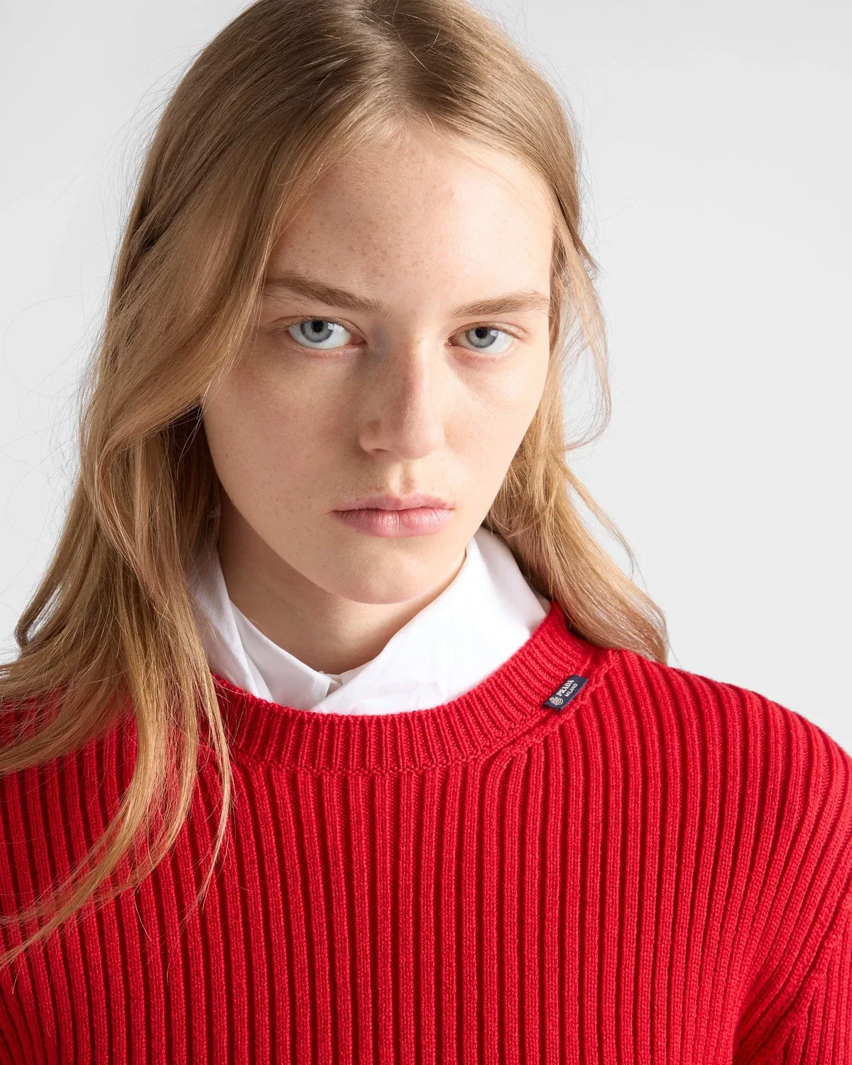 Укороченный свитер в рубчик Prada, красный — фото 4