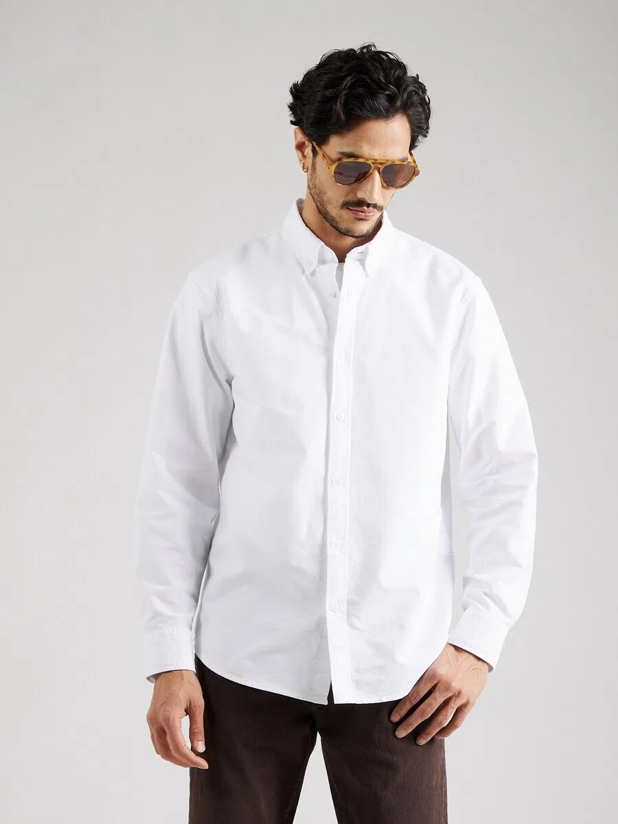 Рубашка LEVI'S Regular fit на пуговицах, модель «Authentic Button Down Shirt», белого цвета — фото 3