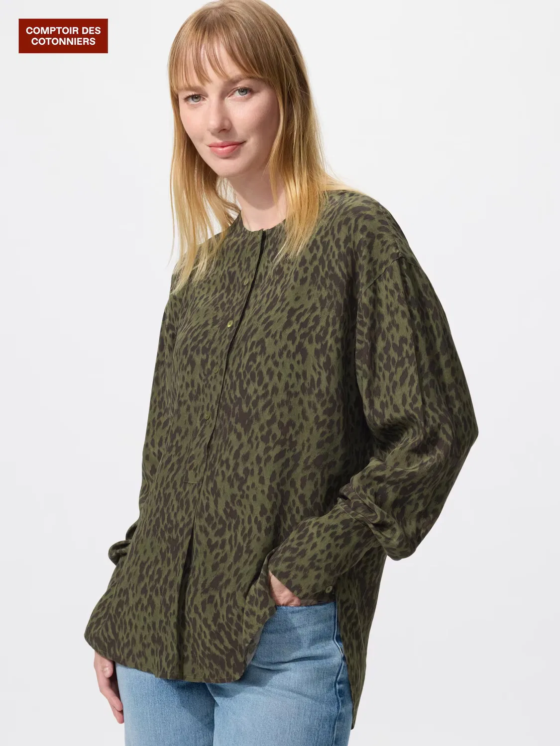 Блузка Uniqlo, без воротника, из вискозы, зеленый