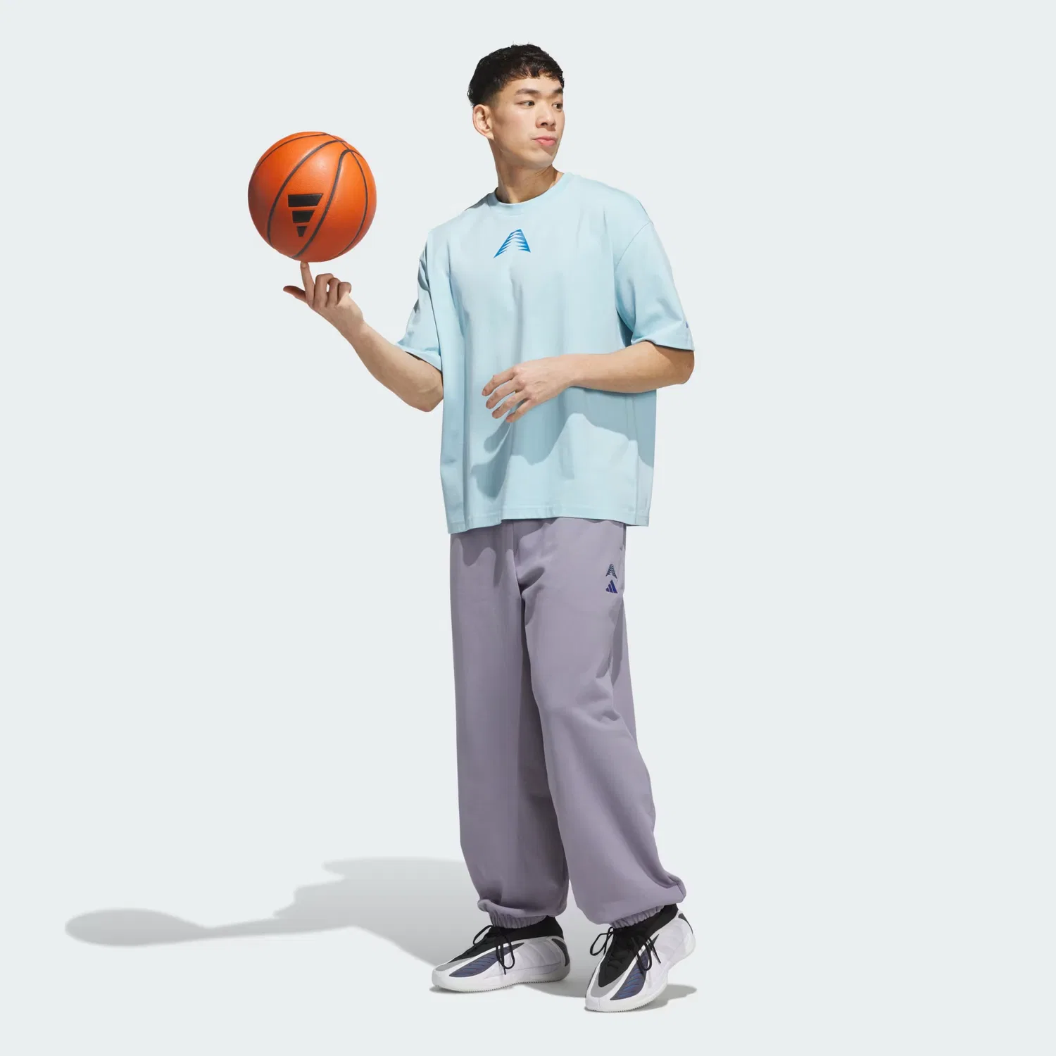 Мужские спортивные штаны свободного кроя из флиса Anthony Edwards Foundation Adidas Performance, серый — фото 3