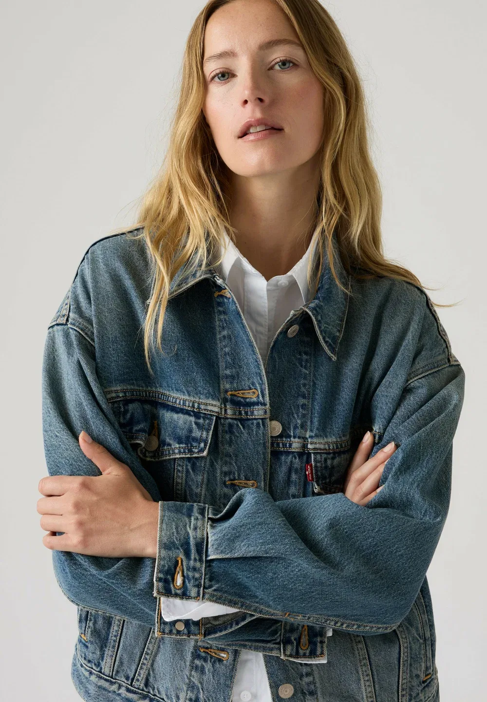 90-Е, фото дальнобойщика на снегу, джинсовая куртка Levi'S, Business Trucke - Med Indigo - Worn In — фото 3