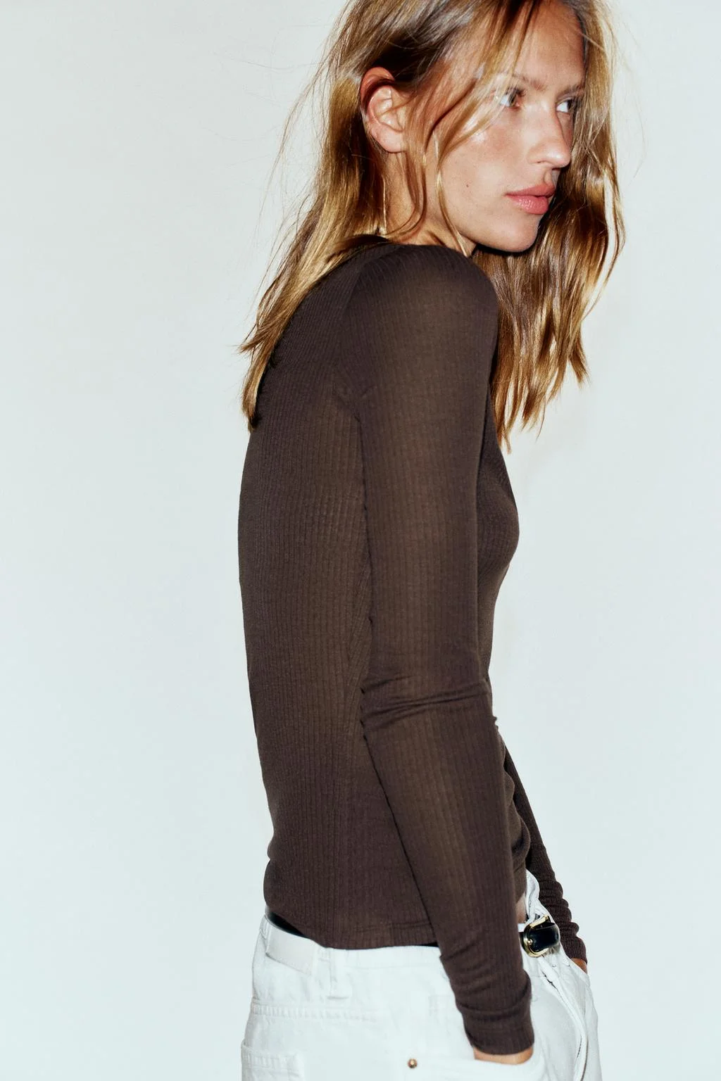 Лонгслив Zara Rib Escote Pico, коричневый — фото 3