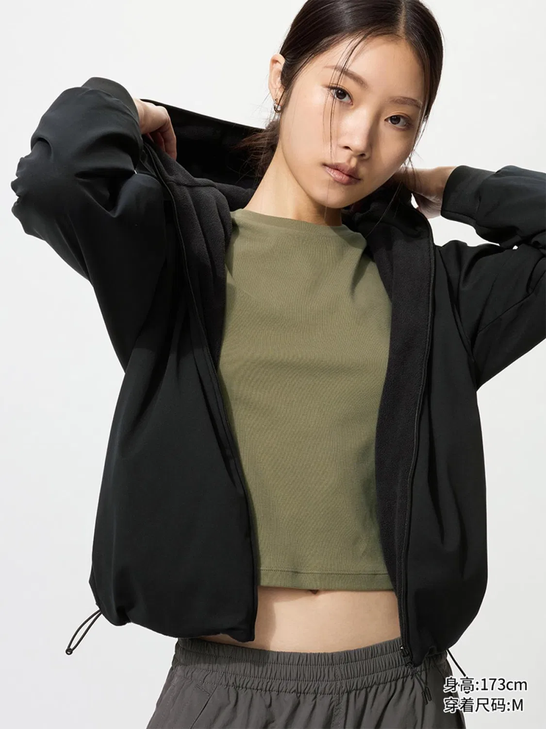 Куртка утепленная с капюшоном на молнии двусторонняя ветрозащитная Uniqlo, черный