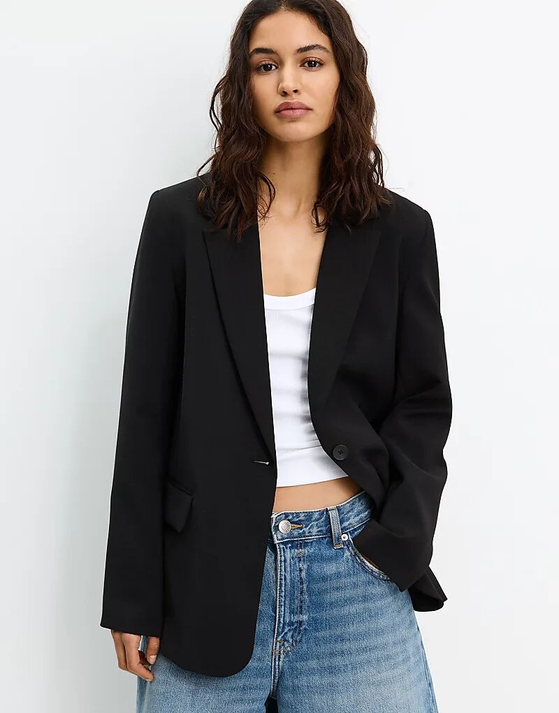 

Базовый пиджак Pull&Bear черного цвета