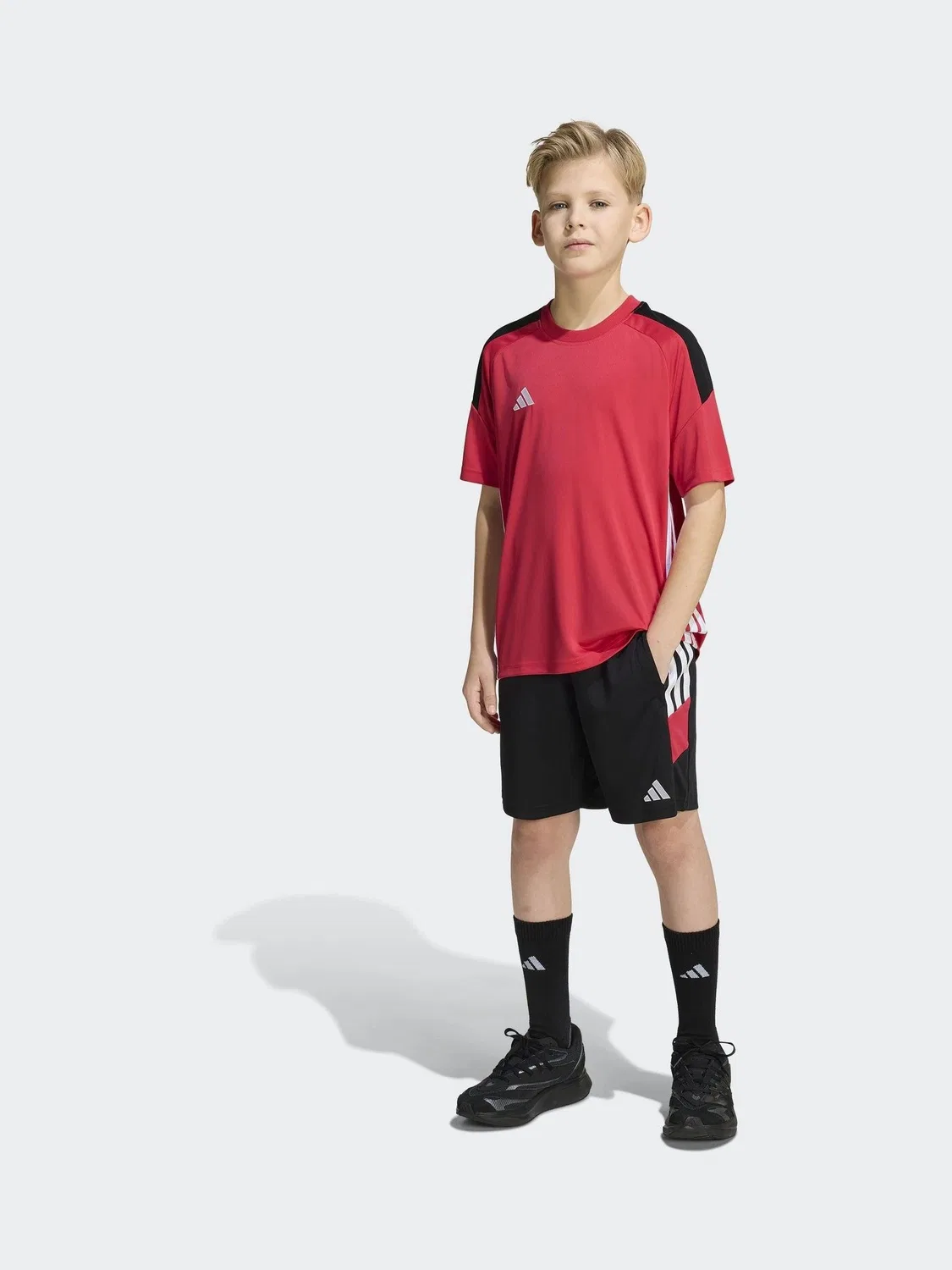 Футболка Tiro 26 Essentials Jersey adidas, красный — фото 3
