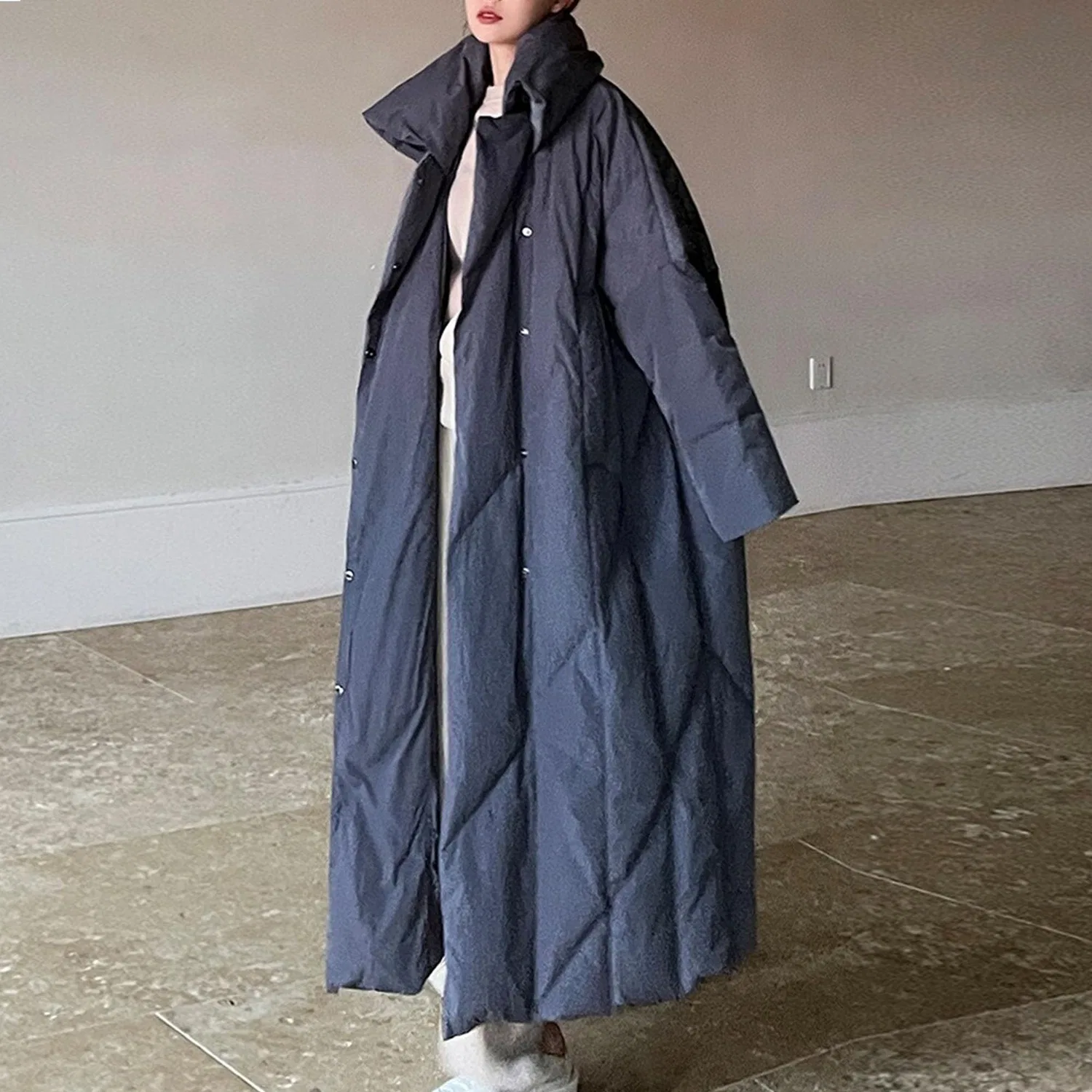 Женское длинное стеганое пальто oversize с карманами, Grigio — фото 4