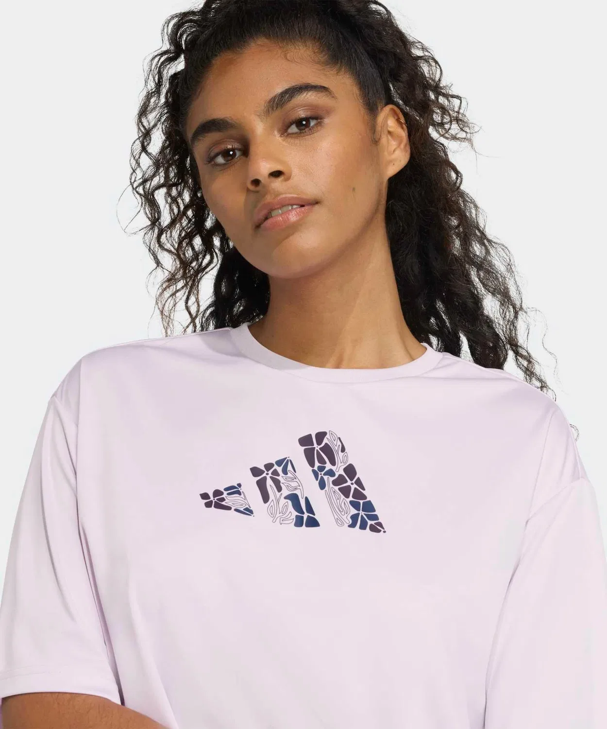 Женская футболка оверсайз с графическим принтом Soft Side Graphic T-Shirt Adidas, Pink — фото 3