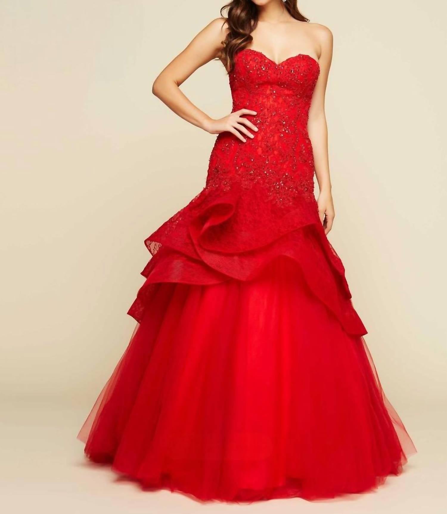 

Бальное платье из кружевного тюля с оборками красного цвета Mac Duggal