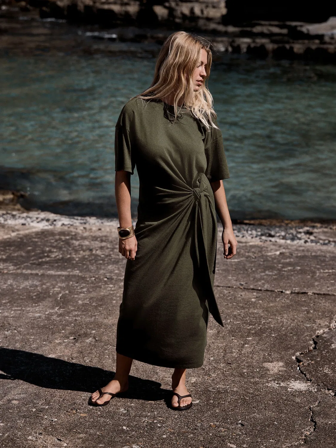 Платье-футболка миди с поясом, Khaki Green Next