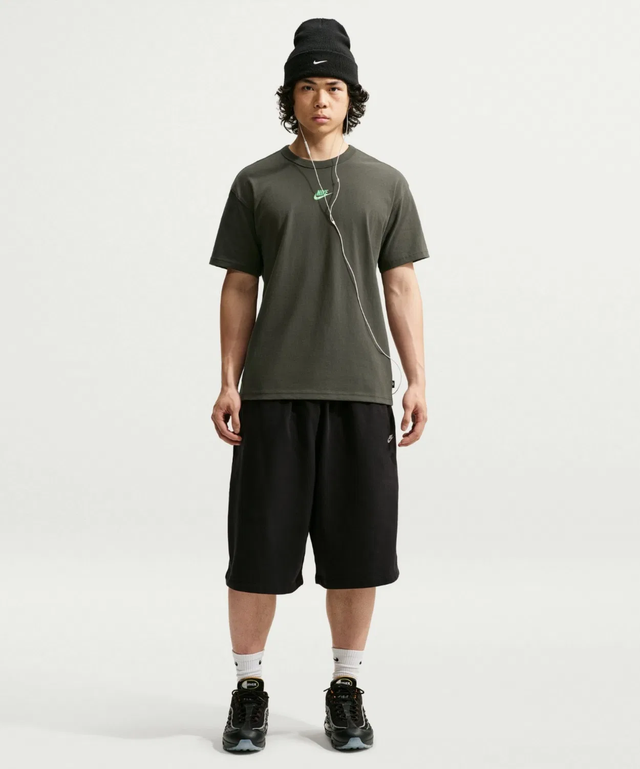 Мужская футболка с принтом Nike Sportswear Premium Essentials, Dark Grey — фото 3