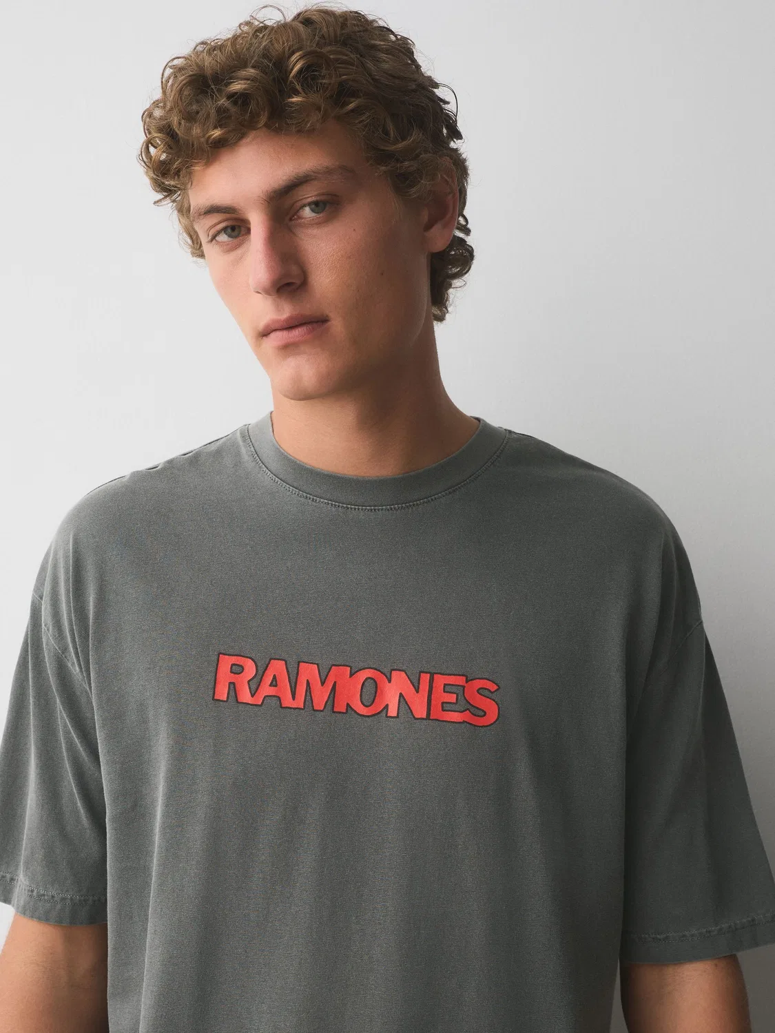 Футболка с принтом Ramones, свободный крой Next, серый — фото 4