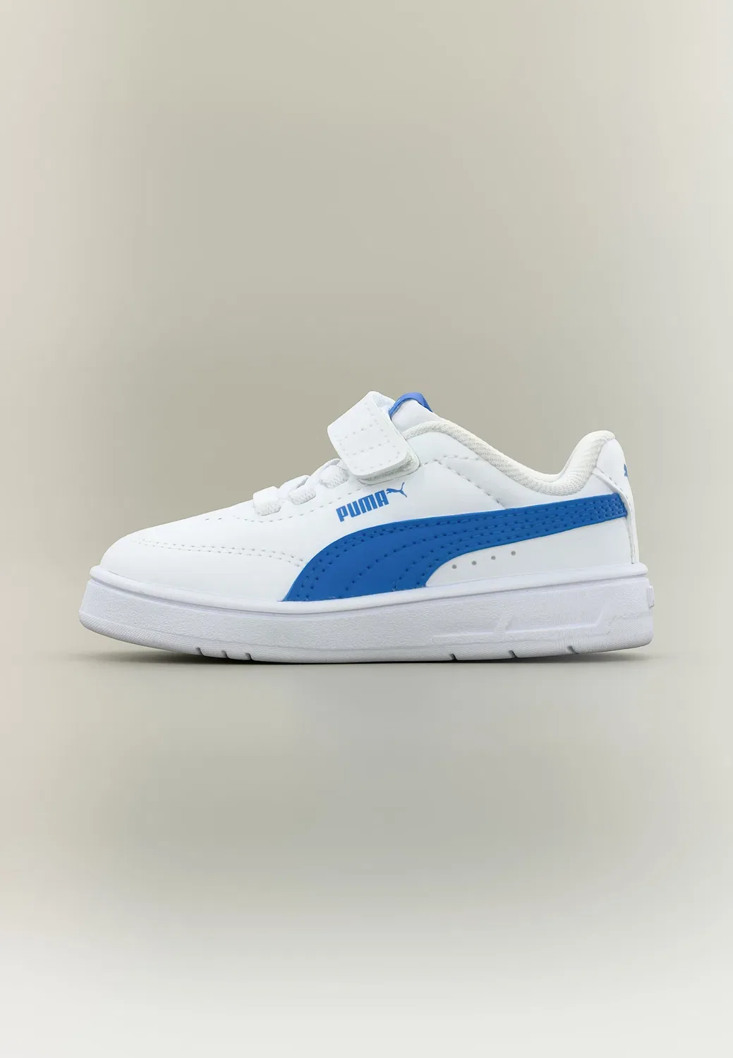 Классические кроссовки Court Classic Clean унисекс Puma, White/Mountain Blue