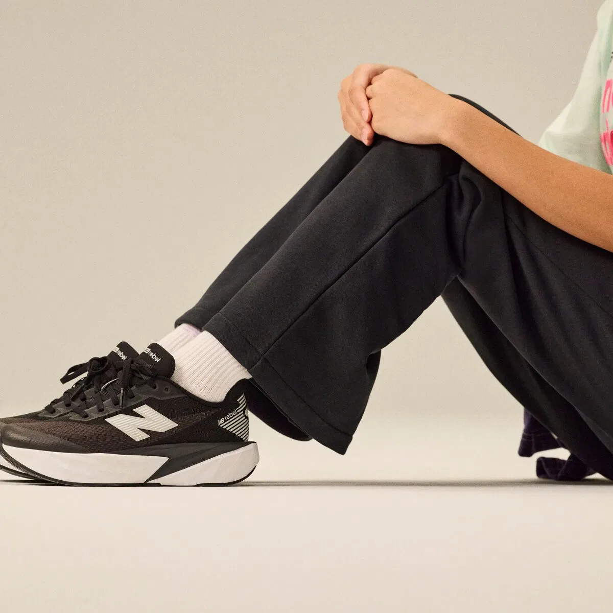 Детские кроссовки для мальчиков с амортизацией FuelCell Rebel New Balance, Black/White — фото 4