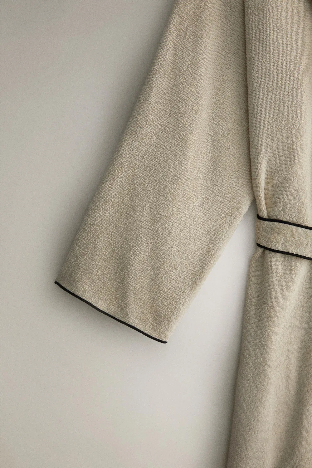 Хлопковый банный халат с оверлоком (320 г/м²) ZARA, Sand/Black — фото 4