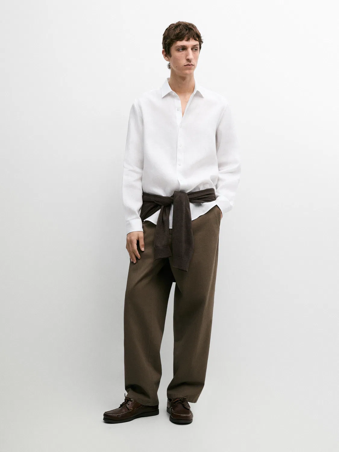 Рубашка из высококачественного льна стандартного кроя Massimo Dutti, белый