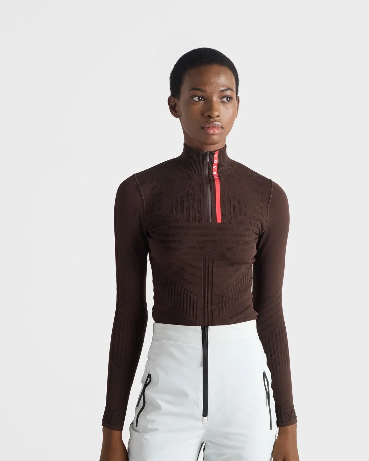 Трикотажная водолазка из Re-Nylon с длинным рукавом Prada, коричневый — фото 3