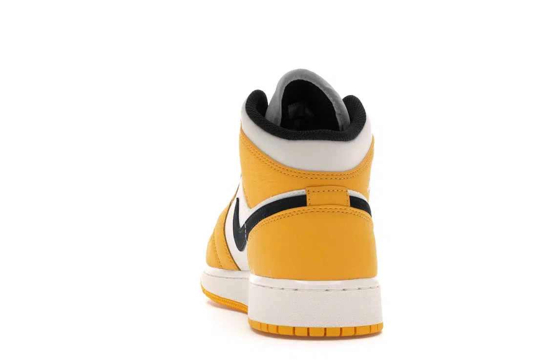 Детские кроссовки для мальчиков с кроссовками Jordan 1 Mid SE Lakers Jordan, University Gold/Black-Pale Ivory-Court Purple-Sail — фото 4