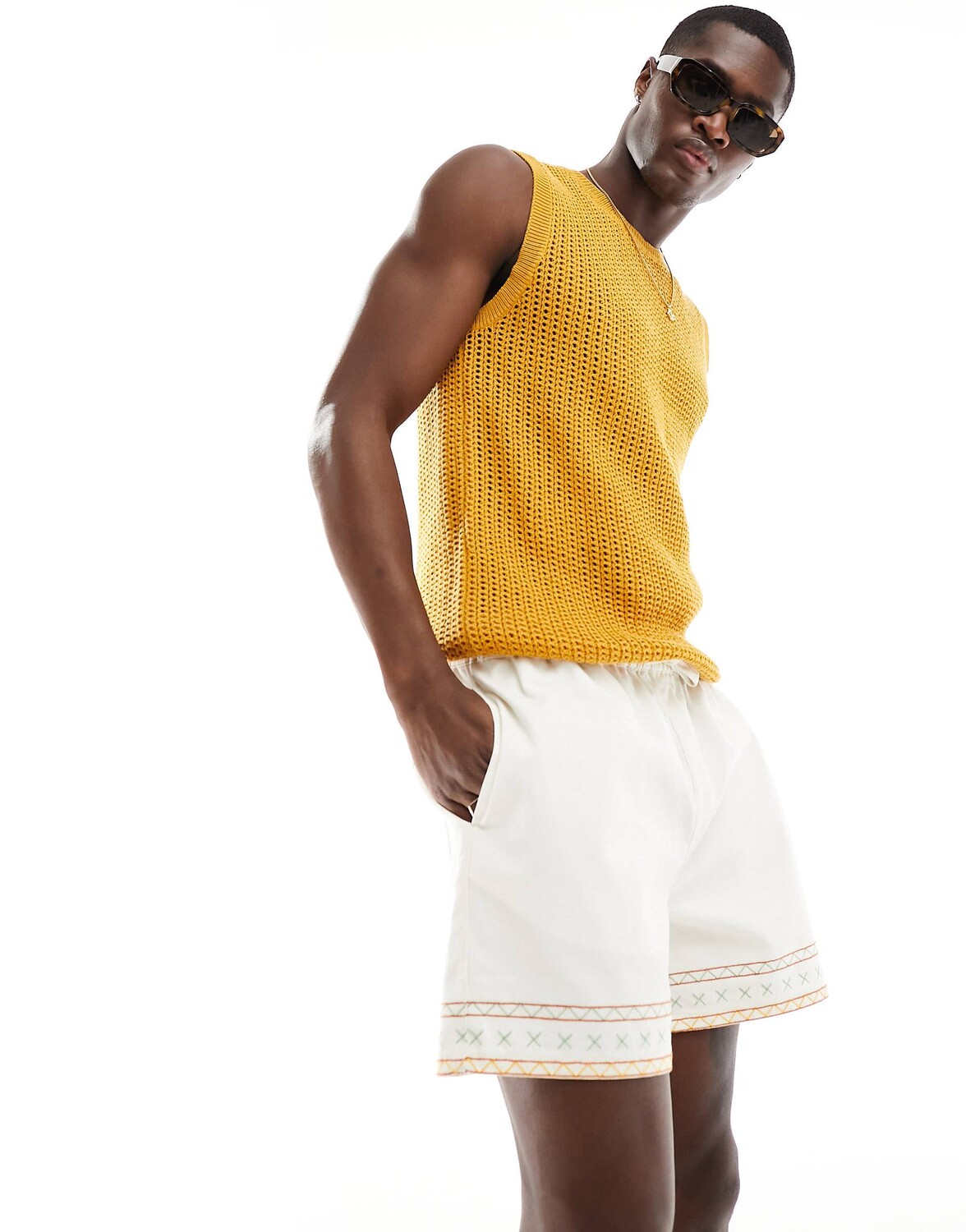 

Шорты Asos Design Embroided Hem, светло-бежевый