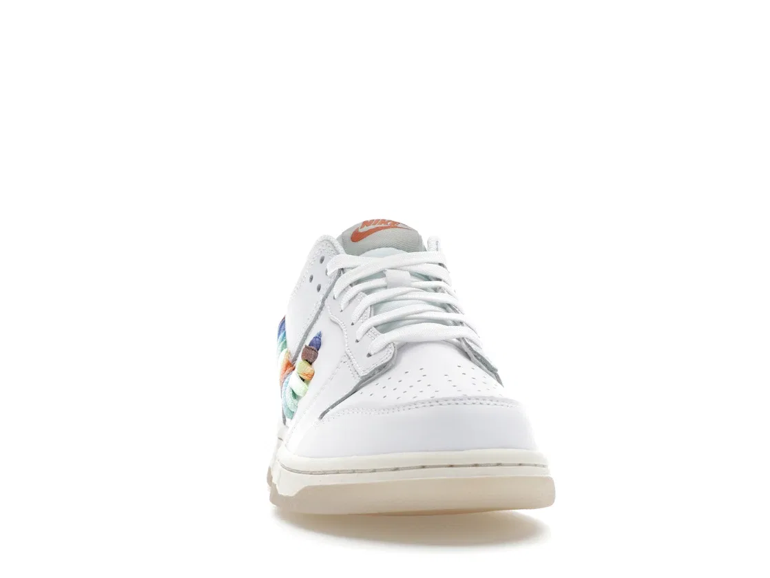 Детские кроссовки с принтом Nike Dunk Low SE Nike, White/Multi-Color-Dark Pony/Light Silver — фото 2