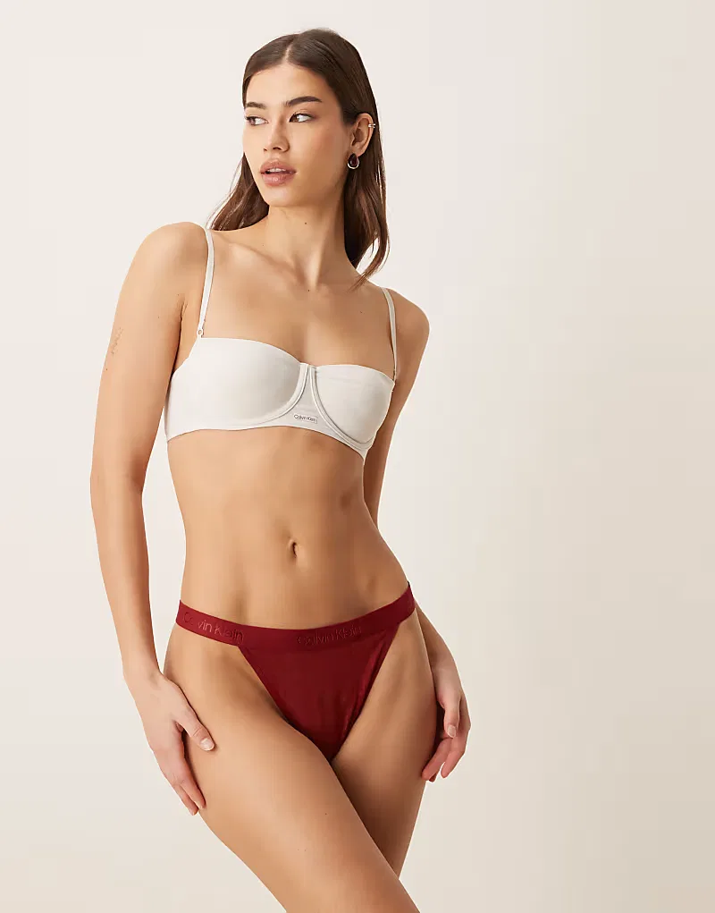 Трусики-стринги Calvin Klein из микрофибры с кружевом, бордовый — фото 2