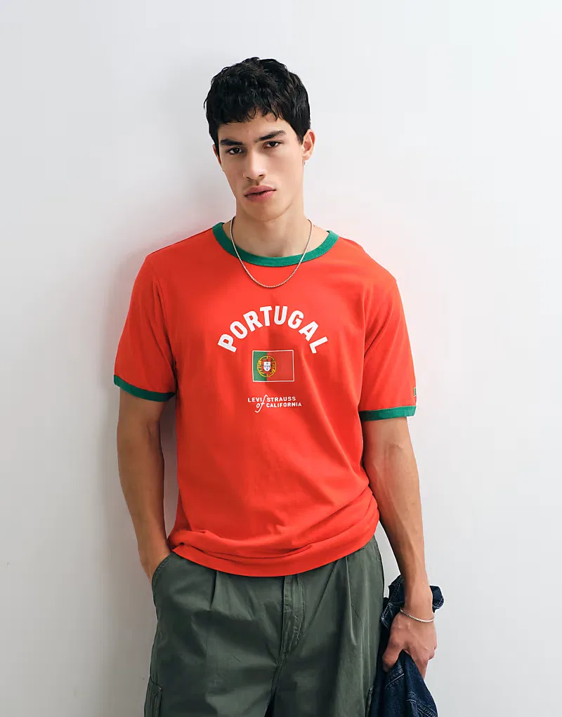 Ретро-футболка Levi's Portugal с контрастной отделкой, красный