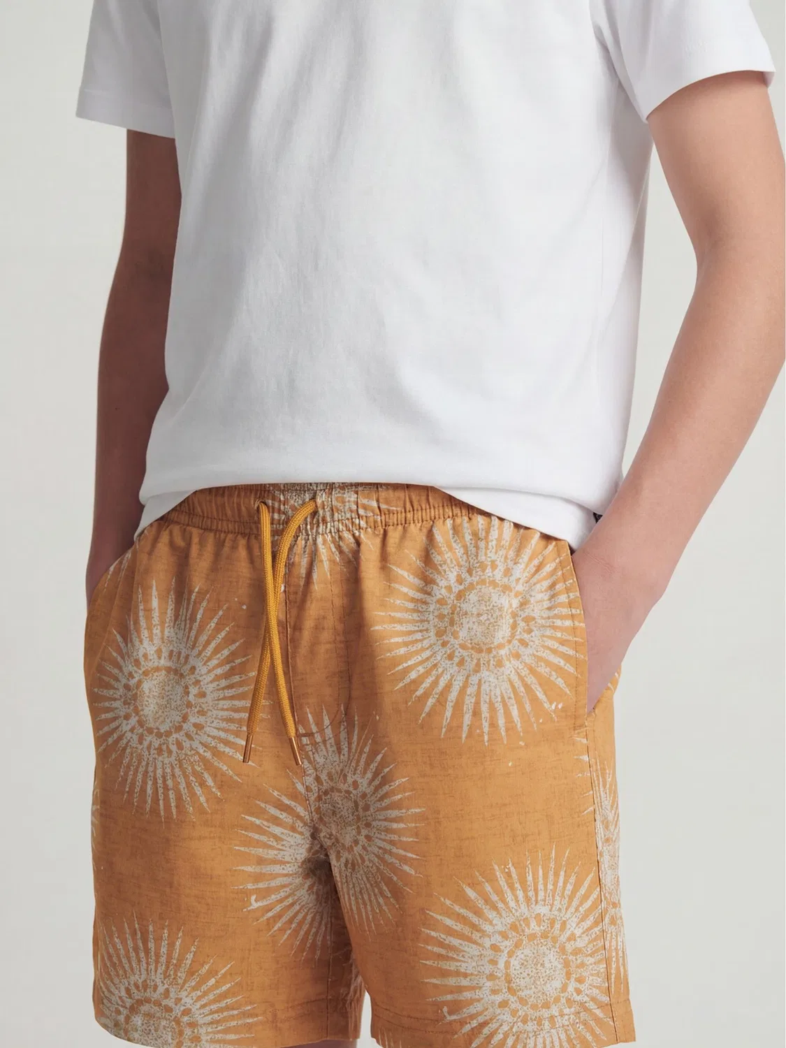 Плавки с принтом, модель All Over Print JACK & JONES JUNIOR, желтый — фото 3