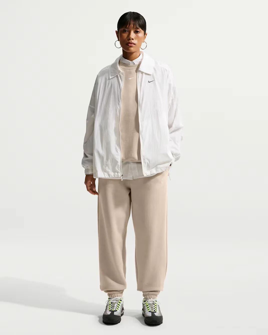 Женские брюки с высокой посадкой, свободного кроя и манжетами Nike Studio Fleece Medium Weight, Cream II/Sail
